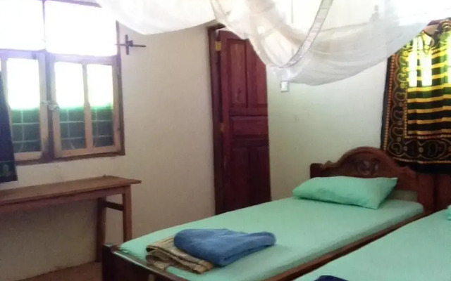 Makunduchi White House Apartment