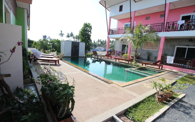 Pinky Bungalows Resort