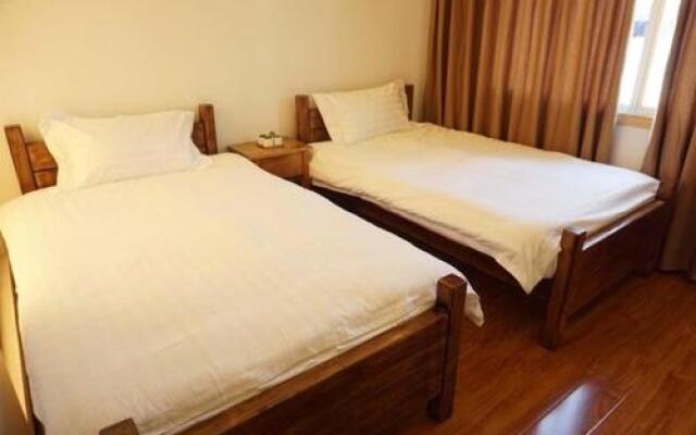 Xingyi Wanfeng Lin Jianshan Guest House