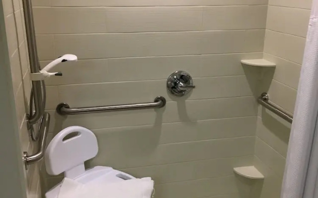 AmericInn Hotel & Suites Fairfield