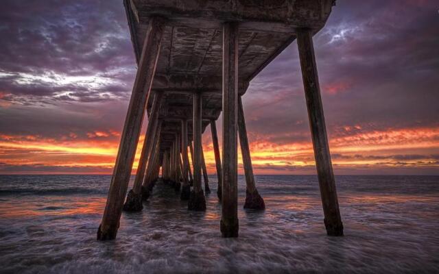 ITH Hermosa Beach Surf Hostel LAX