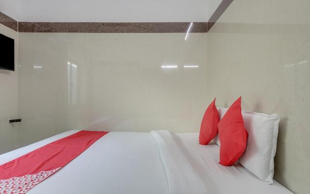 Ammayi Hotel by OYO Rooms