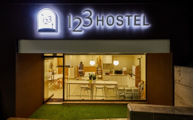 123 Hostel
