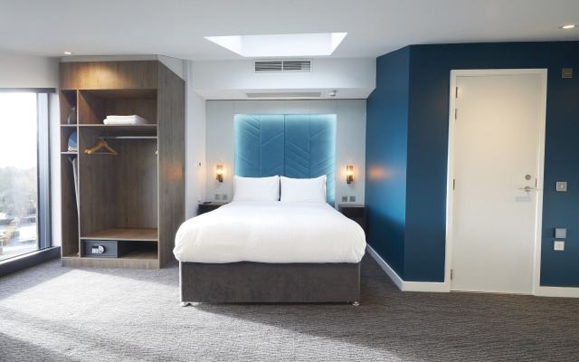 Roomzzz York City