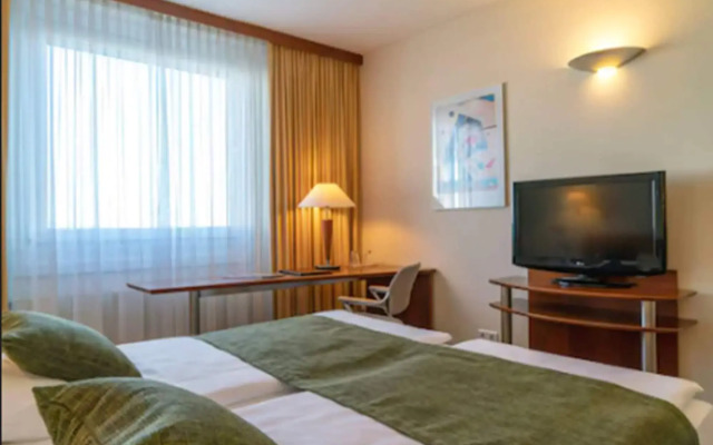 Globana Airport Hotel