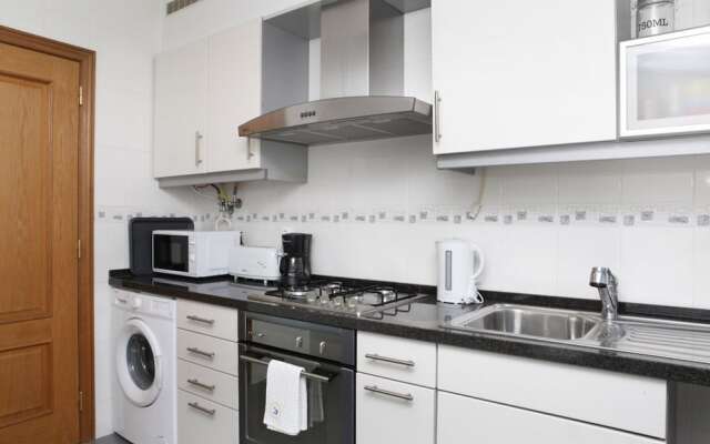 Wondrous Terrace Apartment in Cascais