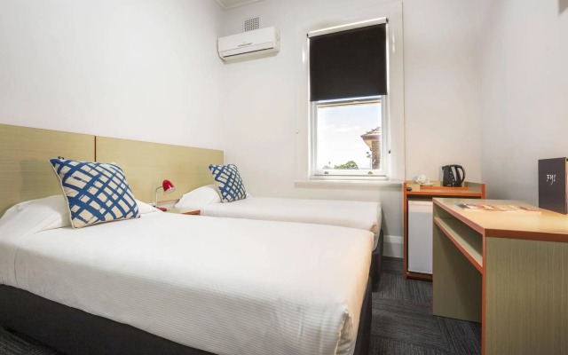 Melton Hotel