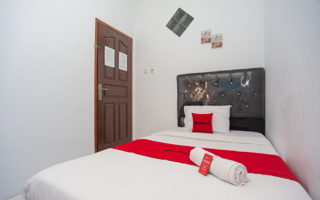 Reddoorz Syariah Jalan Wayhitam Palembang