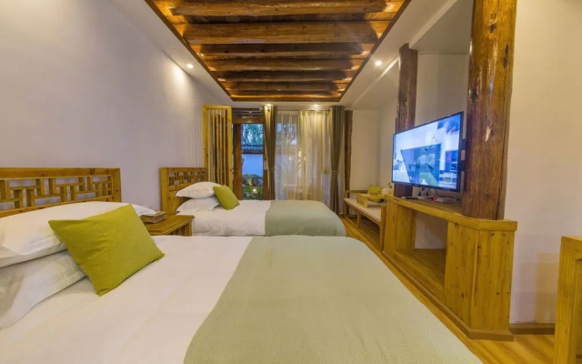 Lijiang Village House