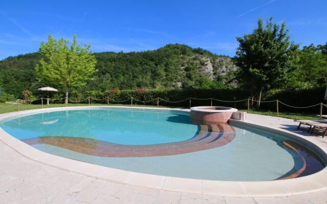 Apartment in Marche With Pool & Terrace