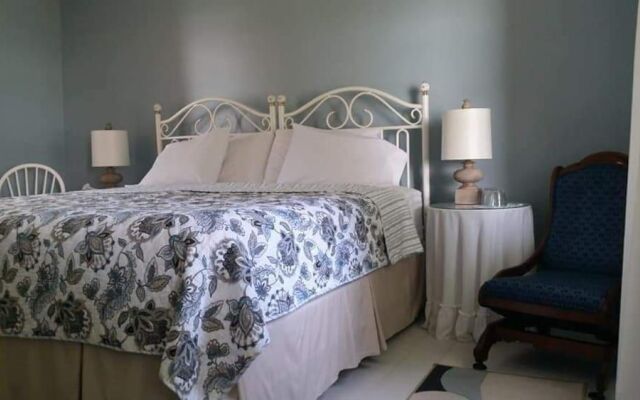 Aarons Dove House Bed & Breakfast Harbourside