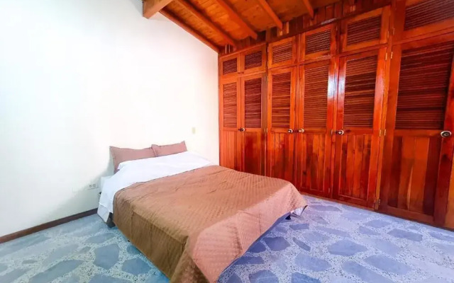 Hostal - Casa Rionegro