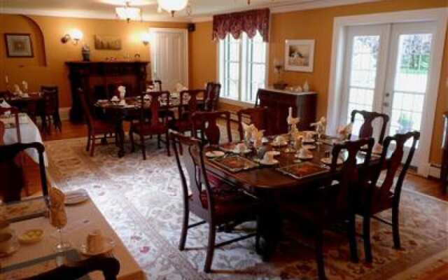 Hillsdale House Inn