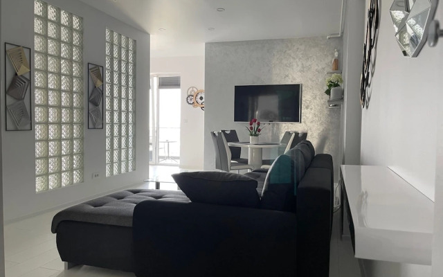 Westpark2 One-Bedroom Suite W5 Lakeview