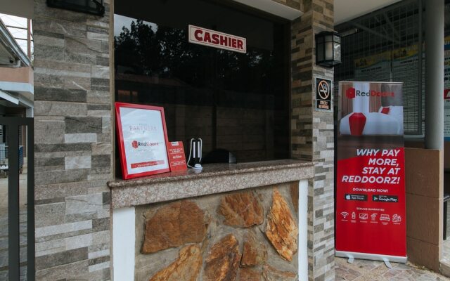 RedDoorz Premium @ Trece Indang Road