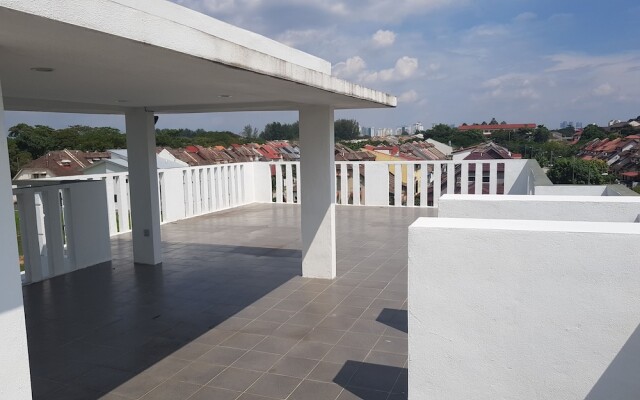 3 Storey Bungalow For Homestay