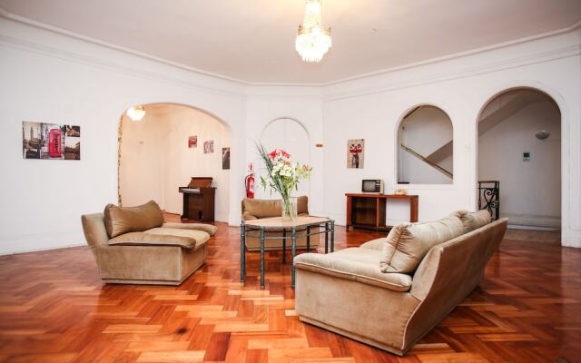 Hostal Plaza Londres 77