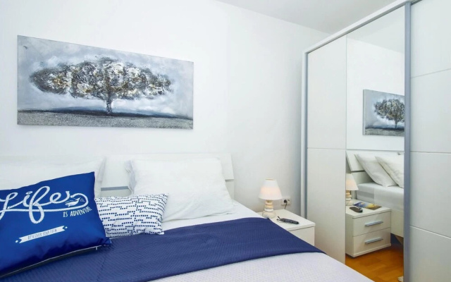 Stunning Apartment in Postira With 1 Bedrooms and Wifi