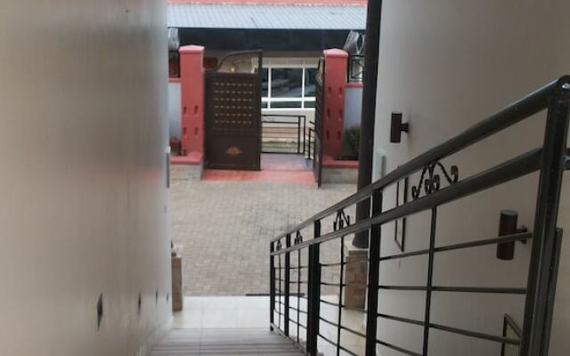 Tripplex Hotel