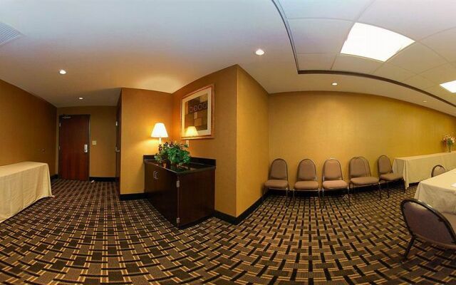 Comfort Suites
