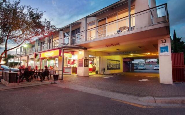 Semaphore Blue Apartments