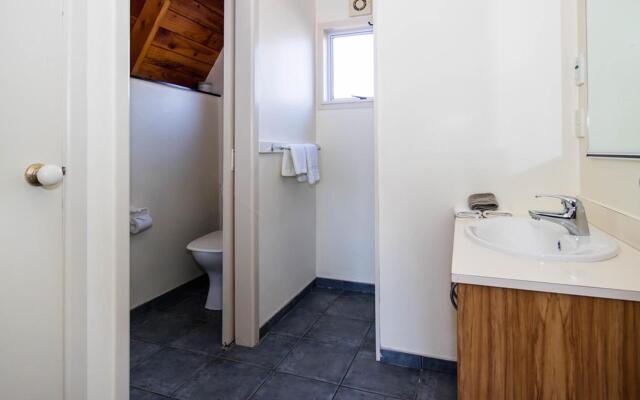 Mountain Chalets Motel