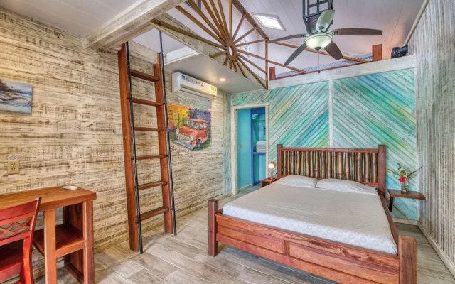 Skully's House - Hotel & Hostel