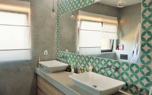 Mountain Guincho Villa by Lisbon-Coast