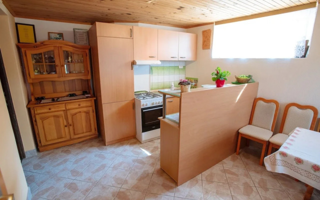 Apartment Jorsi With Mountain View