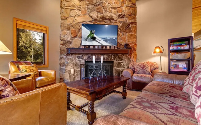 Abode At Ontario Lodge