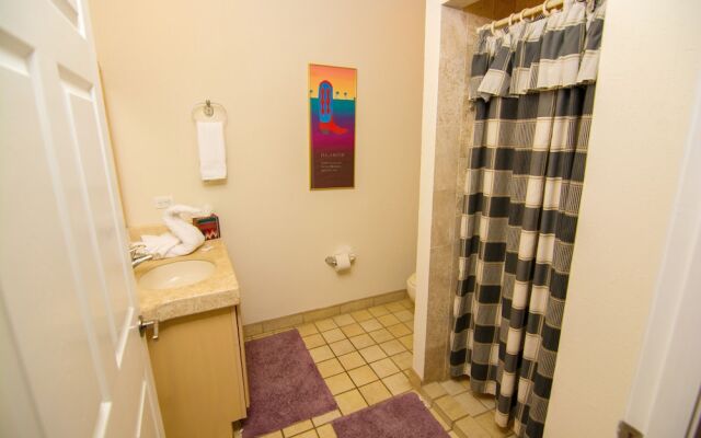 Grande 702- 1 Br Condo