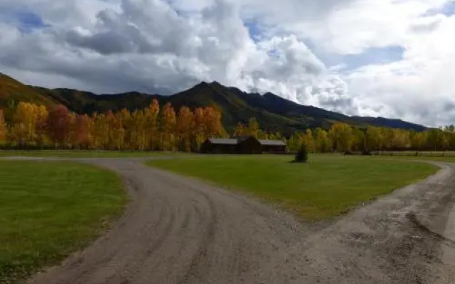 Folding Mountain B & B