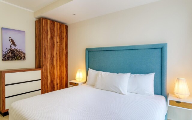 Stunning 3BR PH Private Pool Best Location Sky Pool Amenities