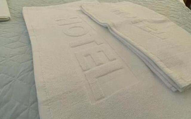 Prymasa Tysiąclecia 83A by Aparthouse