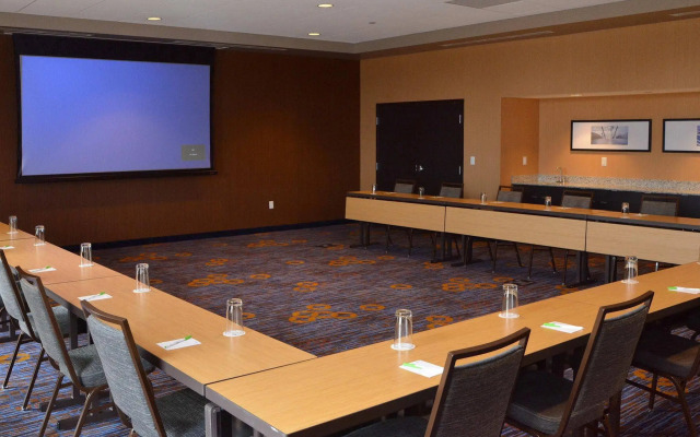 Courtyard by Marriott Youngstown Canfield