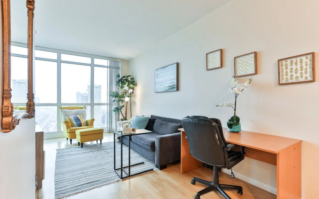 Vibrant Urban Condo 2Bed 2Bath