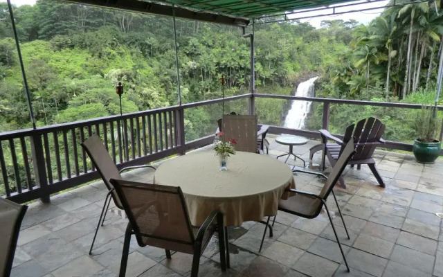 The Inn at Kulaniapia Falls
