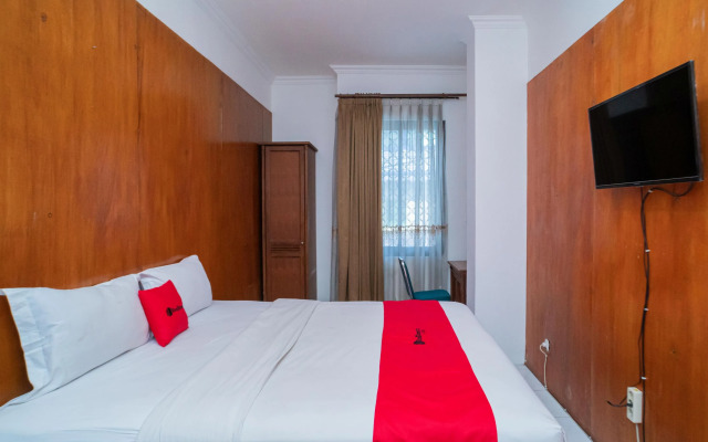 RedDoorz @ Hotel Surya Solo