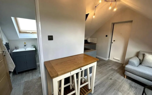 Remarkable 1-bed Apartment in Glastonbury