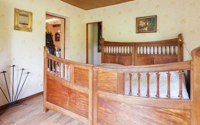Authentic Holiday Home in Puy-l'evêque With Swimming Pool