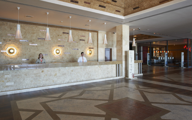 Real Marina Hotel & Spa