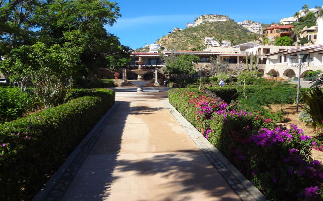 Cabo Pedregal Hotel