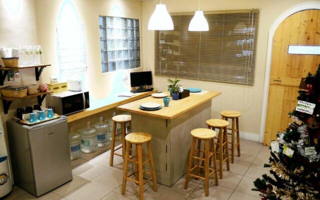 Hometoo Hostel