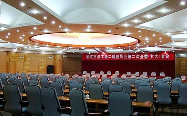 Purui Duomu Holiday Hotel - Lijiang