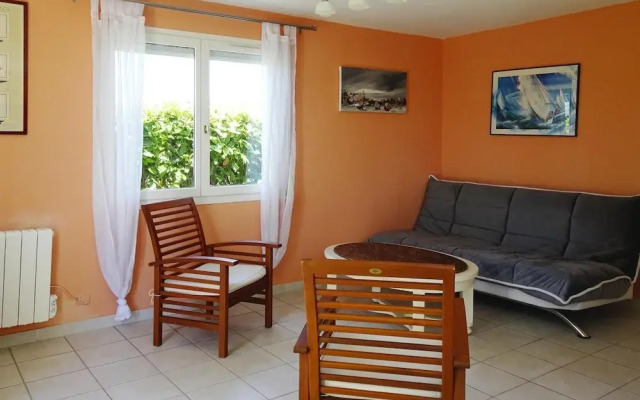 Nice Holiday Home Near the Beach, Hillion