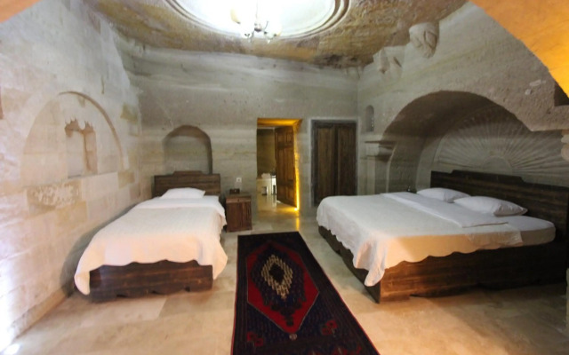 Family Cave Suites Hotel