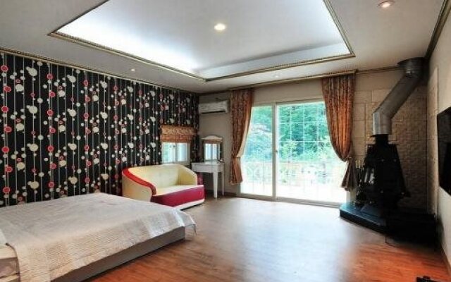 Hills 5 Resort