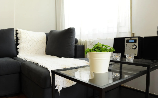 Live in Athens, Psyrri Central Apartments