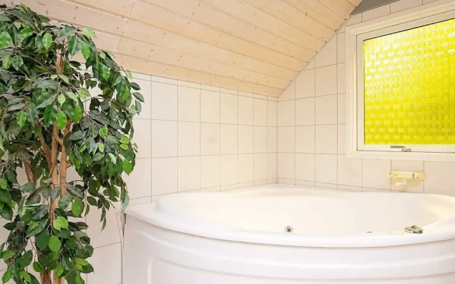 8 Person Holiday Home in Spottrup-by Traum