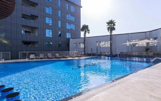 Capital Bay Comfort Studio city view